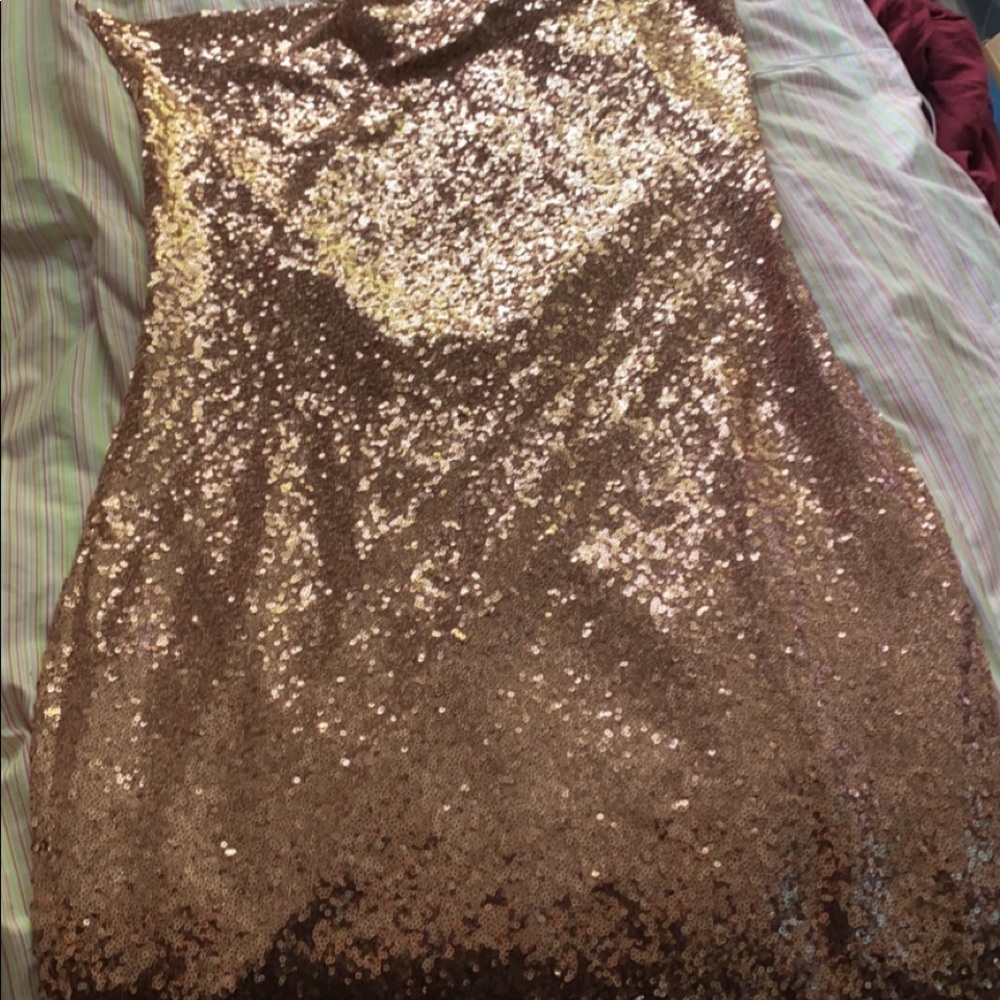 Rose gold dress didn’t fit me at the top